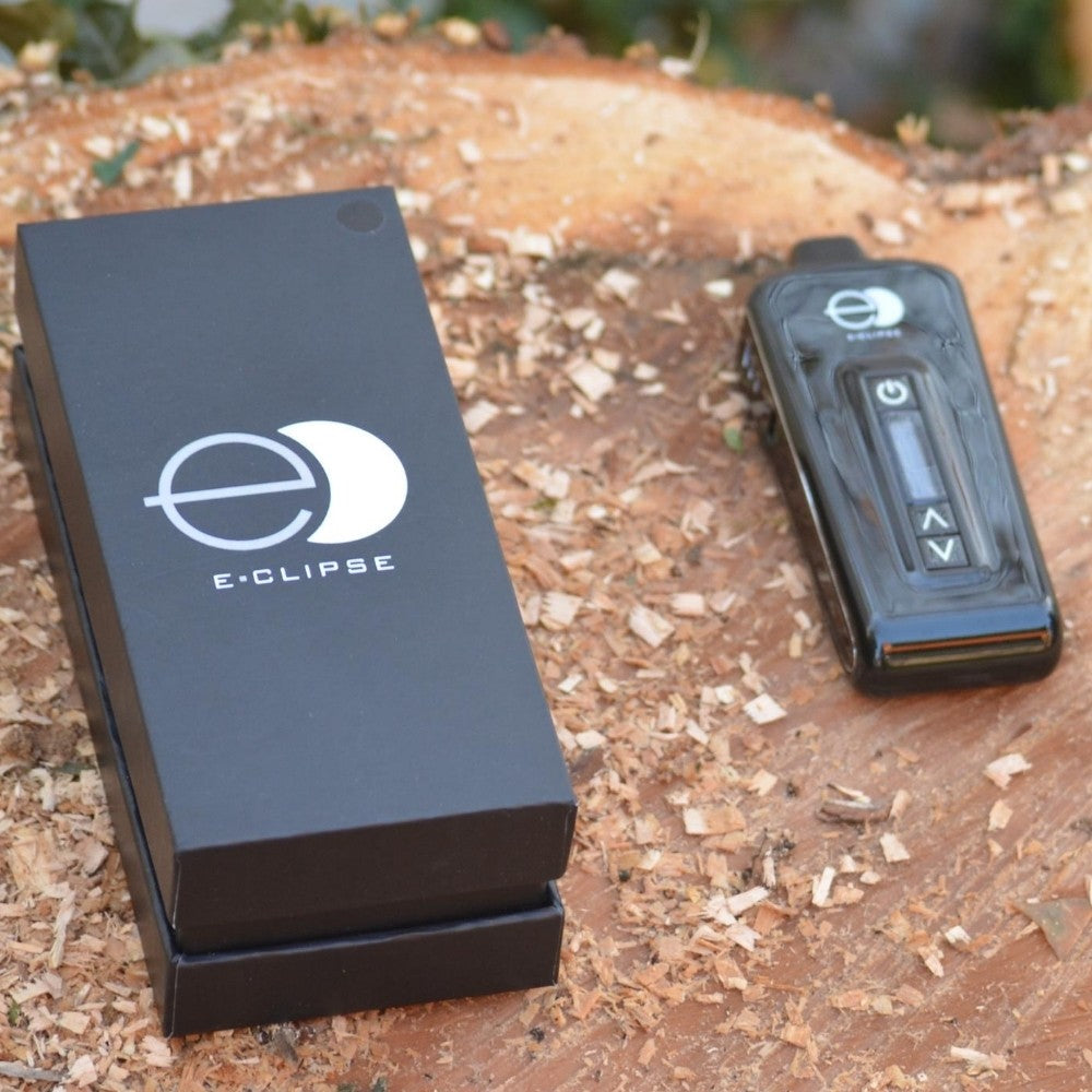 Darkside Vapes E-Clipse Vape on wooden stump